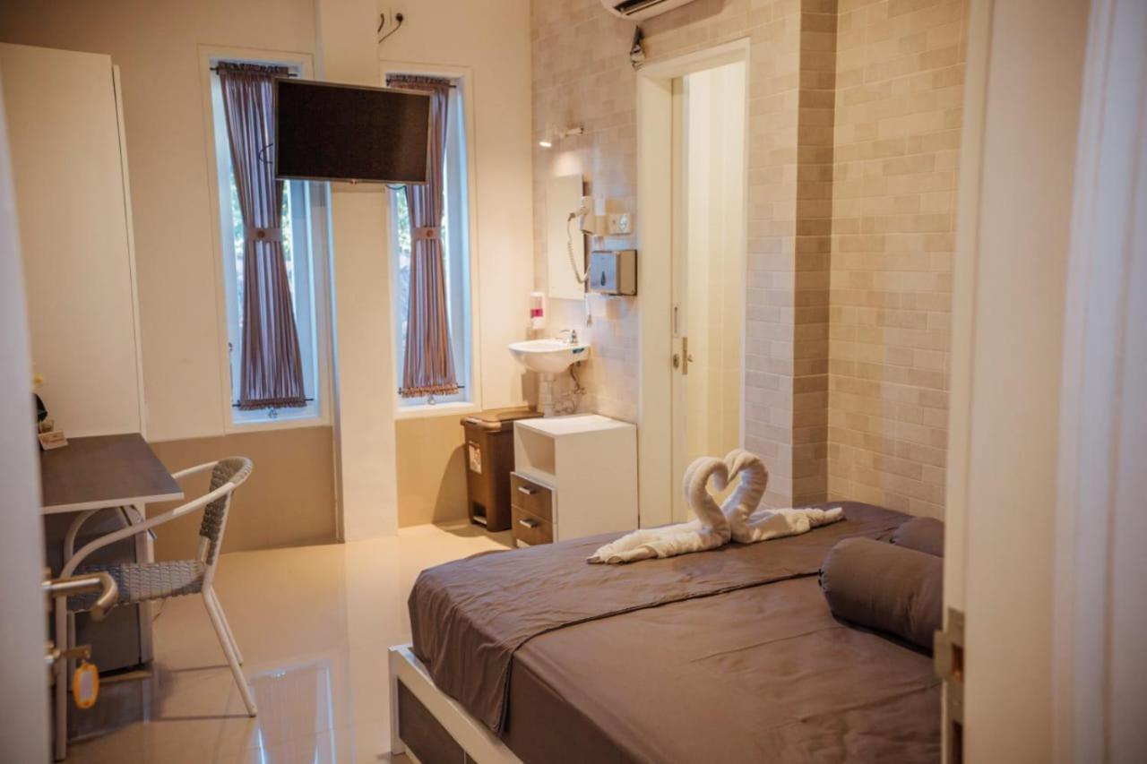 Simple Kuta Bedroom ภายนอก รูปภาพ