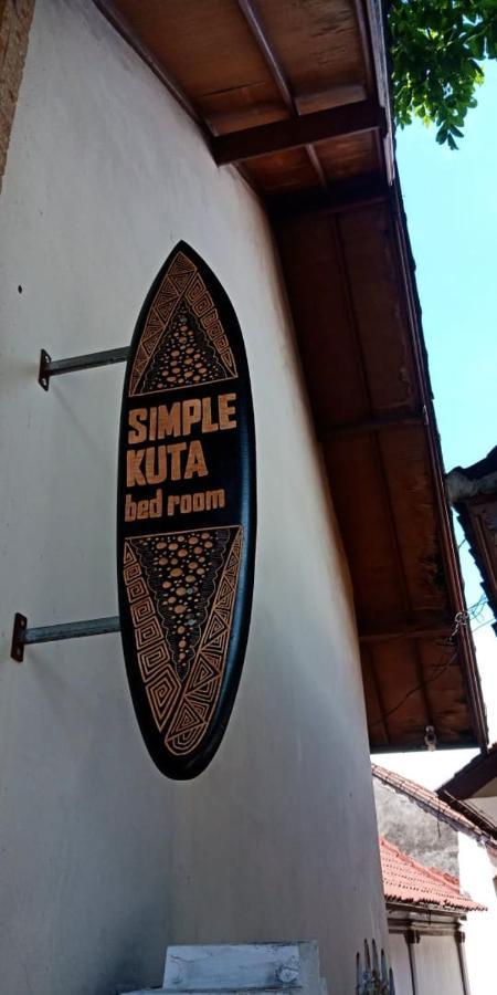 Simple Kuta Bedroom ภายนอก รูปภาพ