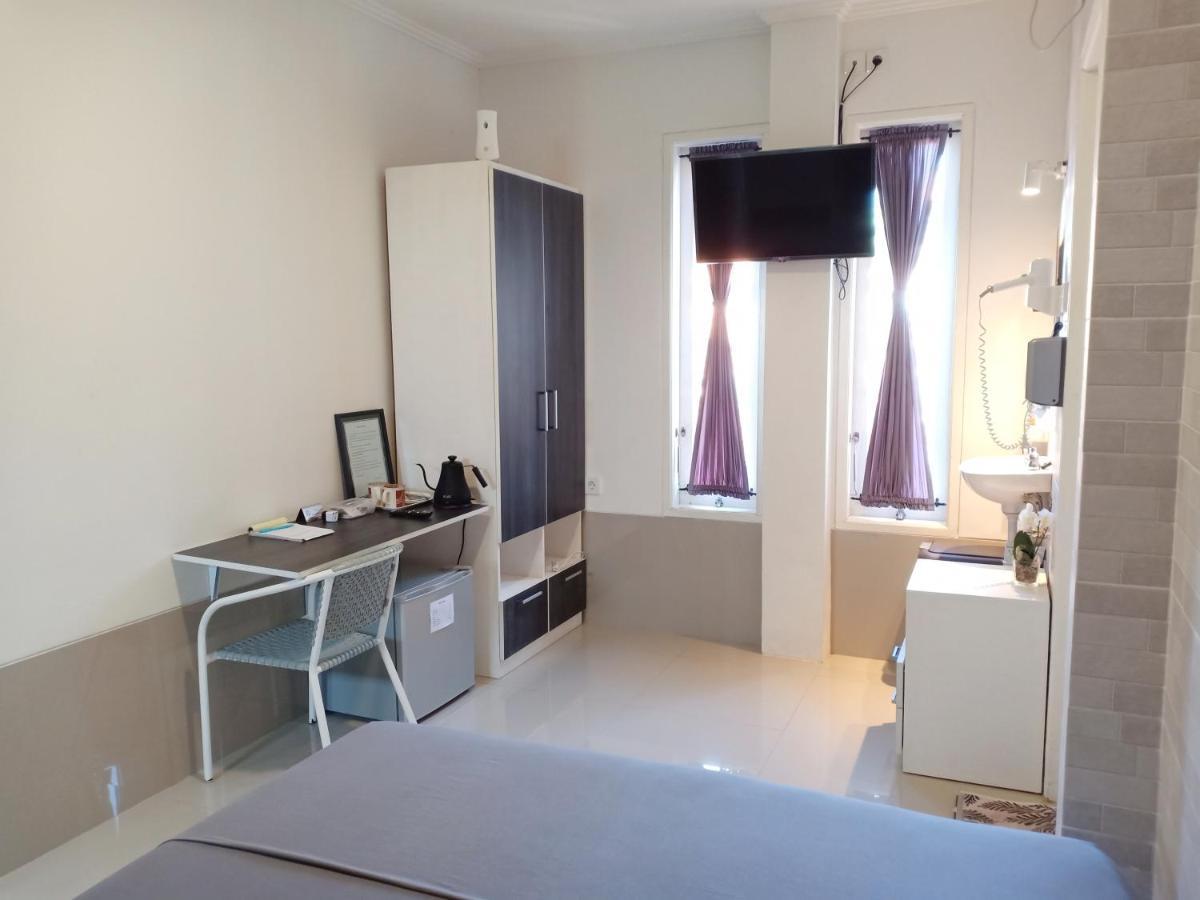 Simple Kuta Bedroom ภายนอก รูปภาพ